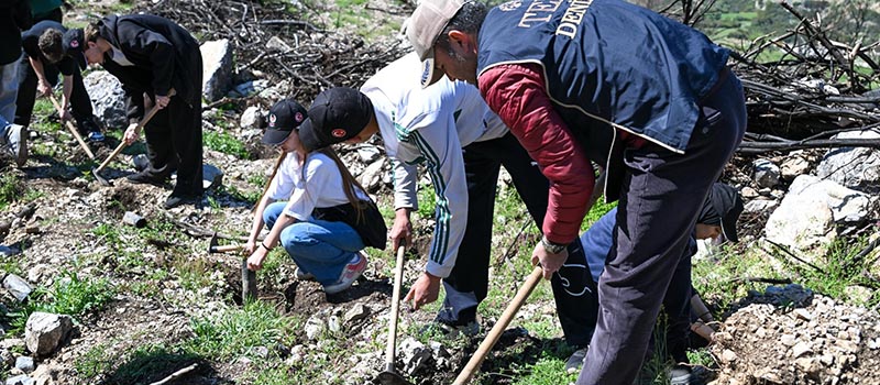 Denizli Şehit polisler için fidan dikildi