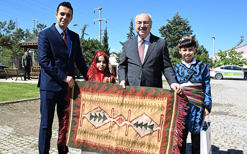 Vali Köşger’den Baklan ziyareti, muhtarlar ile bir araya geldi