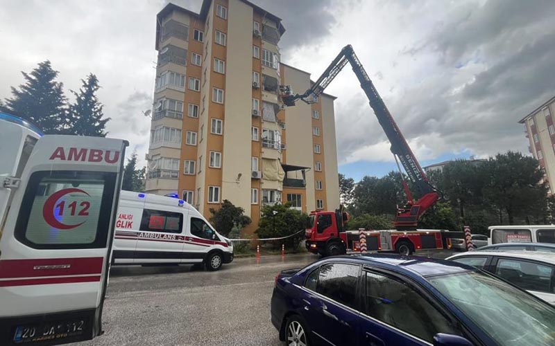 Yıldırım düştü, 2 işçi yaralandı