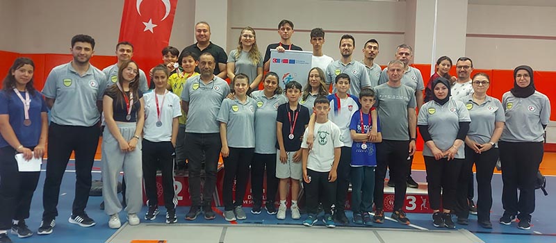 Denizli'de hemsball turnuvası düzenlendi