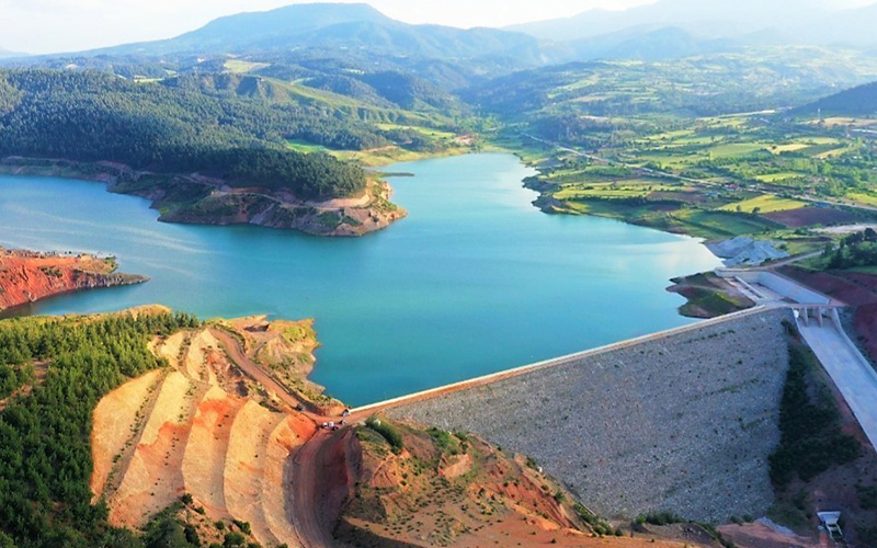 Balık avlamak için girdiği baraj gölünde kayboldu