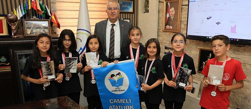 Denizli'de düzenlenen atletizm yarışmasına katılan Çameli öğrenciler dereceye girdi