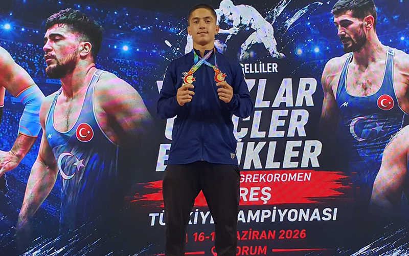 Denizlili sporcu, güreşte Türkiye şampiyonu oldu