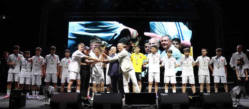 Denizli'de düzenlenen Mahallemde Maç Var Futbol Turnuvası'nda şampiyon Buldan 4 Eylül Mahallesi oldu