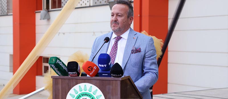 Denizli OSB DOSTEK Koleji'nden mezun olan 228 öğrenciye diplomaları törenle verildi