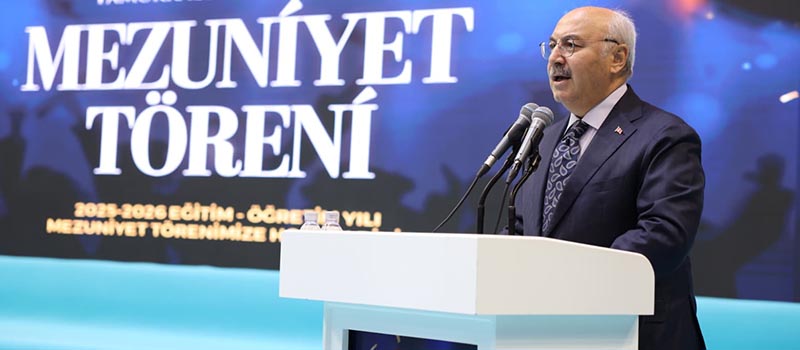 Denizli'deki Pamukkale Üniversitesi'nin 2025-2026 akademik yılı mezuniyet töreni yapıldı