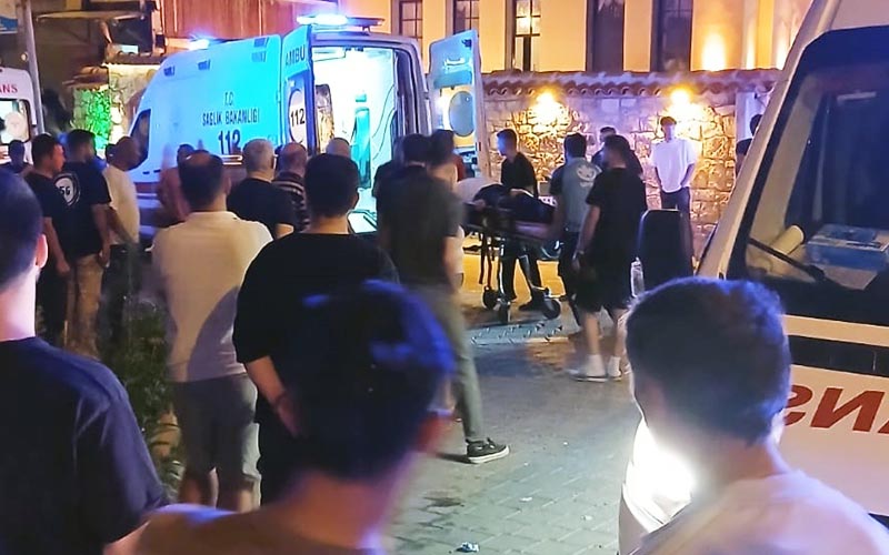 Restorana silahlı saldırıda yaralılar var
