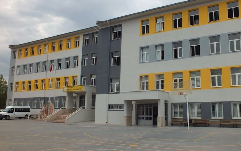 Okul müdürü taciz iddiasıyla tutuklandı