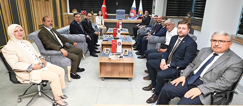 Denizli'ye gelen Türkmenistan Heyeti, Denizli Ticaret Odası'nı ziyaret etti