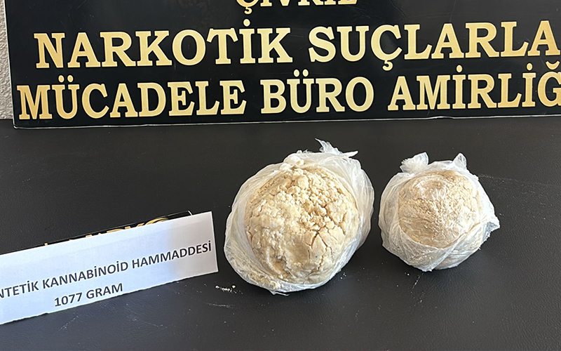 1 milyon kullanımlık uyuşturucu hammaddesi ele geçirildi: 3 kişi tutuklandı