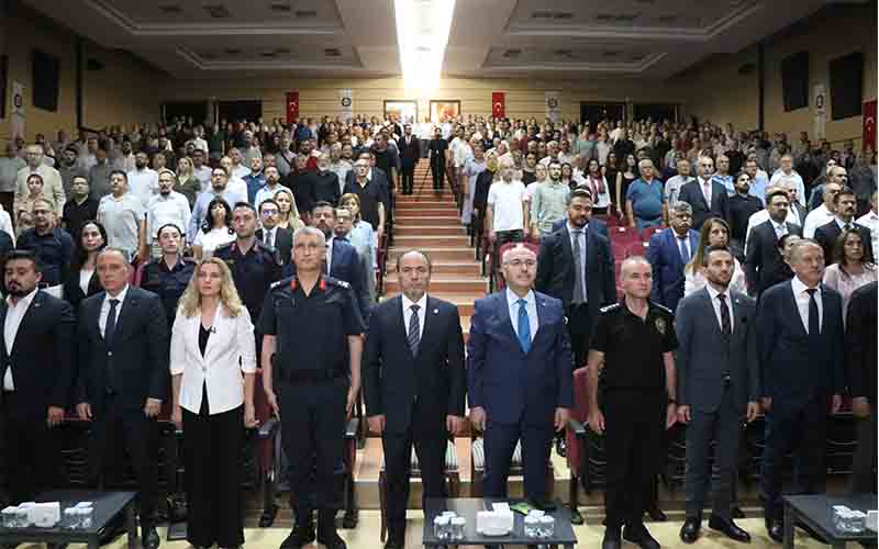 Vali Köşger: İllegal siteler hedef gözetmeden herkese ulaşıyor