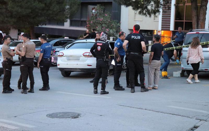 Pompalı tüfekle ateş açtı, 1’i ağır 2 kişi yaralandı