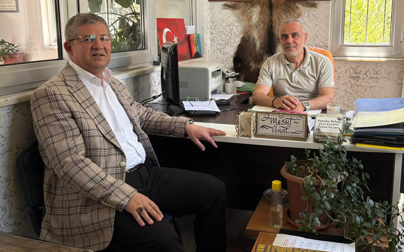 AK Parti il yönetiminden muhtarlara ziyaret