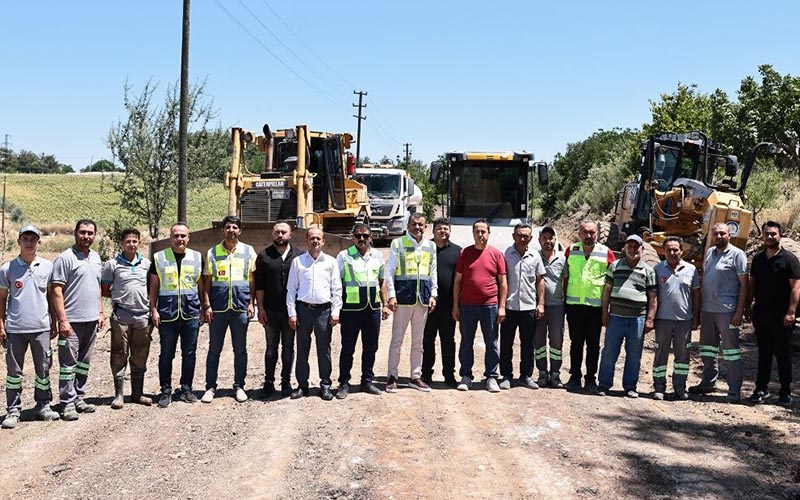 Çavuşoğlu, Kale’de muhtarlardan mahalle sorunlarını dinledi