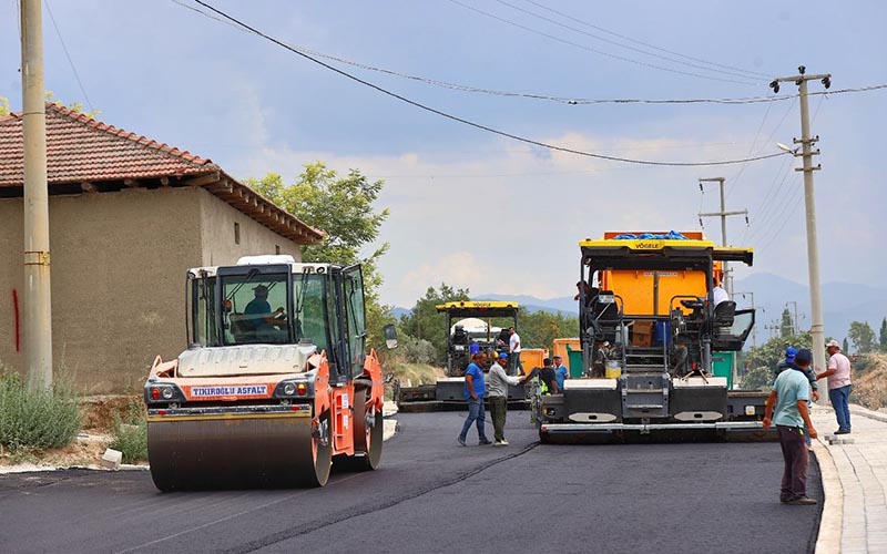 Büyükşehir Belediyesi’nin asfaltlama çalışmaları devam ediyor