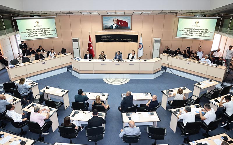 Büyükşehir Belediyesi’nden öğrencilere 3’lü destek paketi