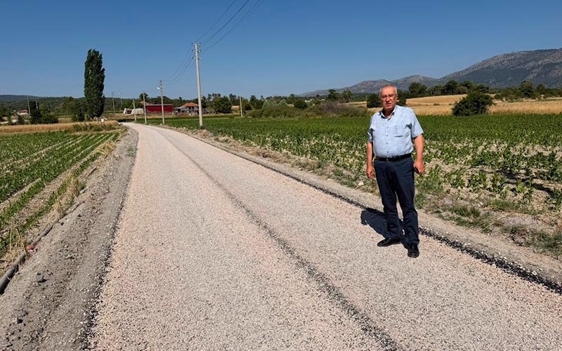 Çameli Belediyesi mahallelerde asfaltlama yapıyor