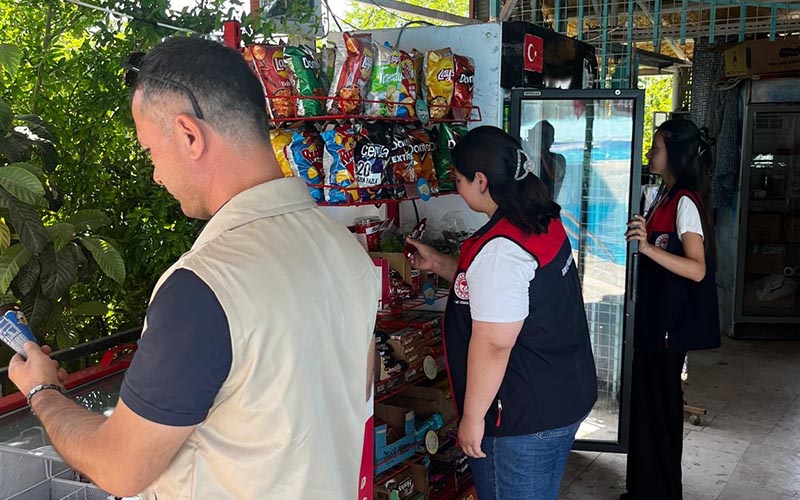 Ekipler gıda denetimleri için sahada