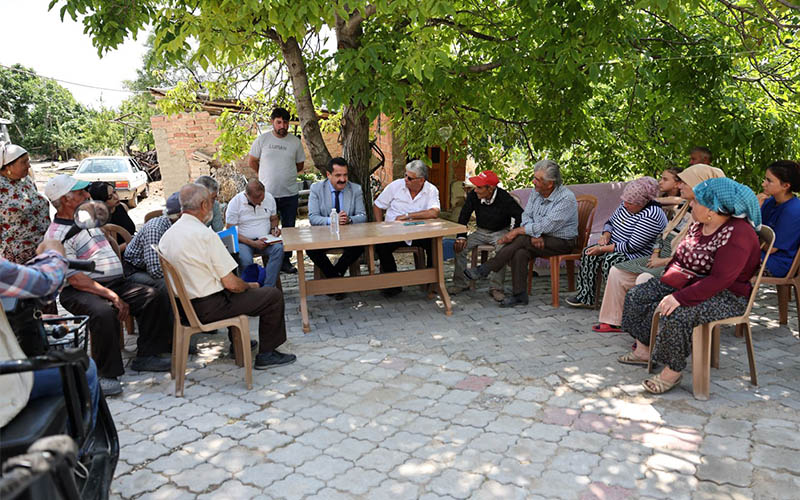 Ertemur, mahalleleri gezdi, vatandaşlarla bir araya geldi