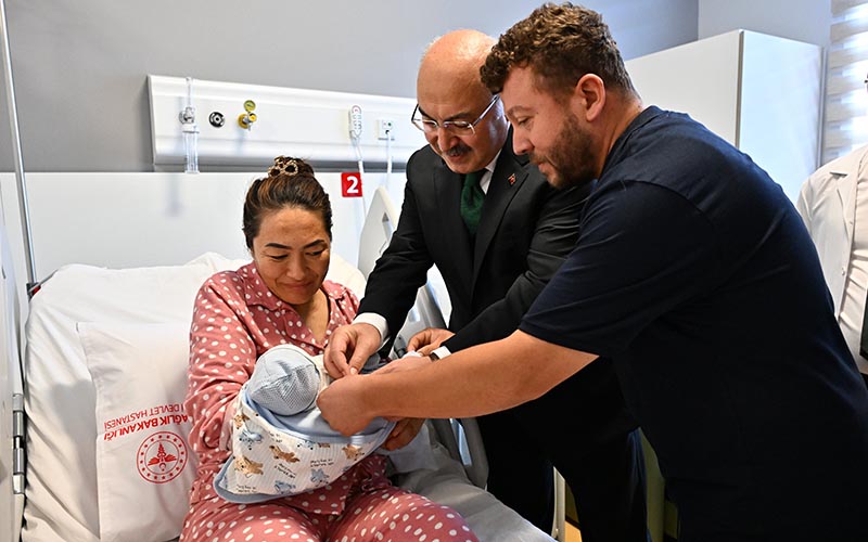 Vali Köşger, Acil Durum Hastanesi’ni ziyaret etti