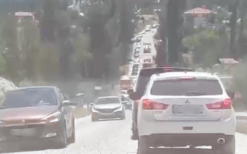 Orman yangını nedeniyle Çameli – Fethiye karayolunda trafik yoğunluğu