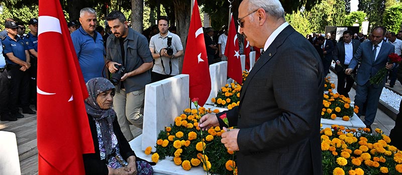 Denizli'deki 15 Temmuz etkinliklerinde şehitler anıldı