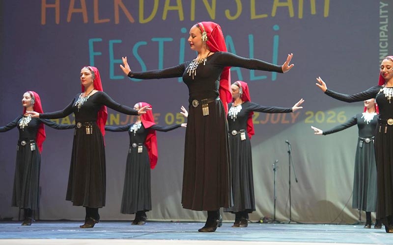 Dünyanın renklerini Denizli’ye taşıdılar, hoş sada bırakıp gittiler