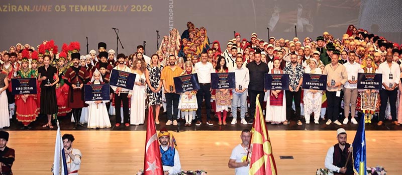 Denizli'de düzenlenen Uluslararası Halk Dansları Festivali gala gecesiyle sona erdi