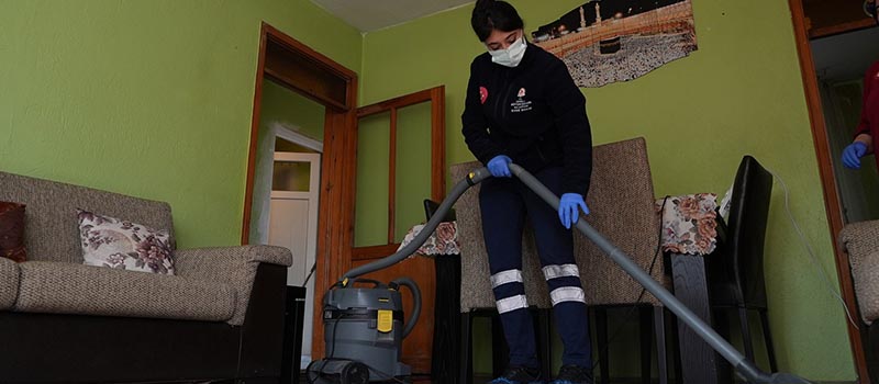 Denizli'de Büyükşehir Belediyesi'nin sunduğu evde bakım ve sağlık hizmetleri vatandaşlardan övgü aldı