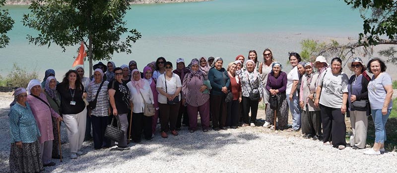 Denizli'de kadınlar tekne turuyla İnceğiz Kanyonu'nu gezdi
