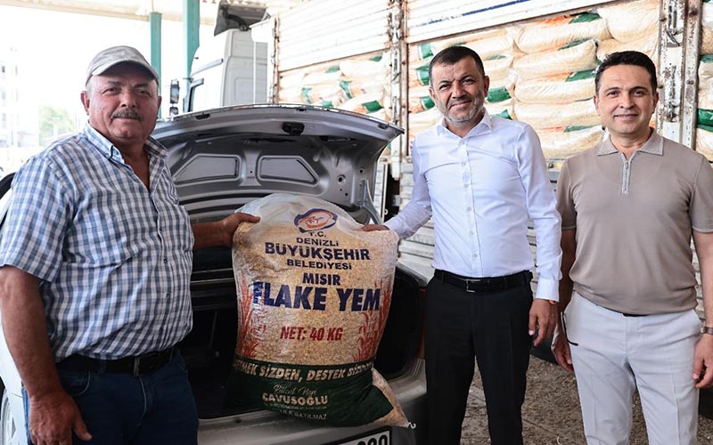 19 ilçede 32 bin çuval yem dağıtıldı