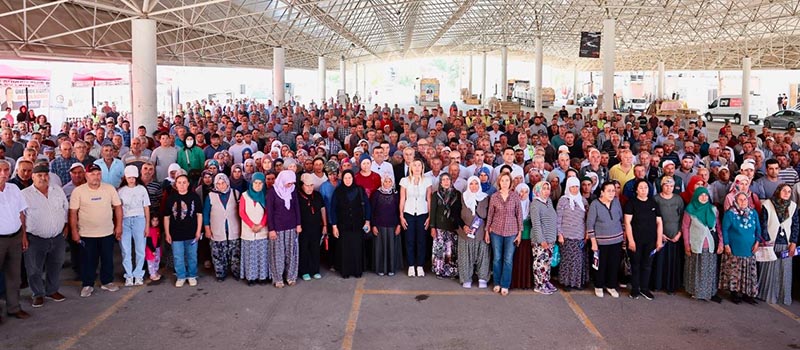 Denizli'de 19 ilçede 6 bin 282 yetiştiriciye 32 bin çuval yem dağıtıl