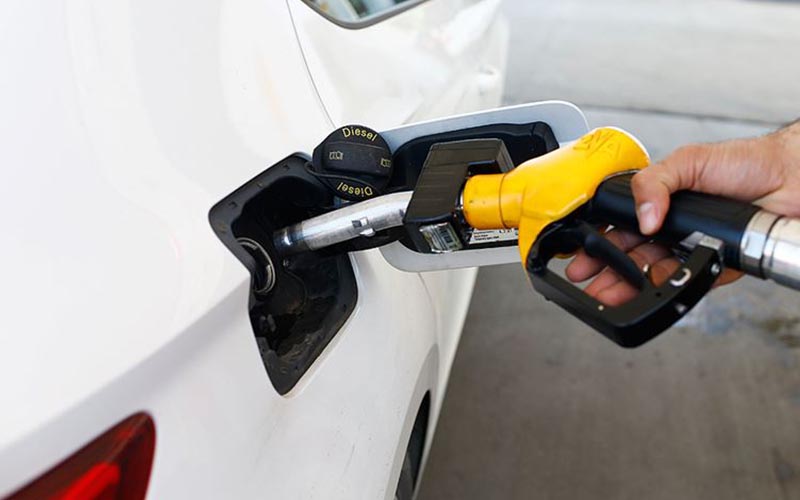 Benzin ve motorine zam yapıldı