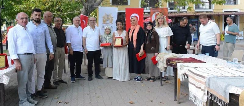 Denizli'nin Buldan ilçesinde düzenlenen Dokuma Kültür ve El Sanatları Festivali'nde konserler ve yarışmalar yapıldı