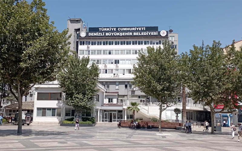 Büyükşehir Belediyesi araç kiralama ihalesi ertelendi