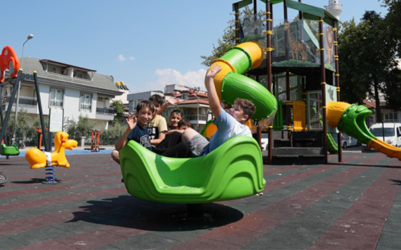 Asmalıevler Parkı yeni yüzüne kavuştu