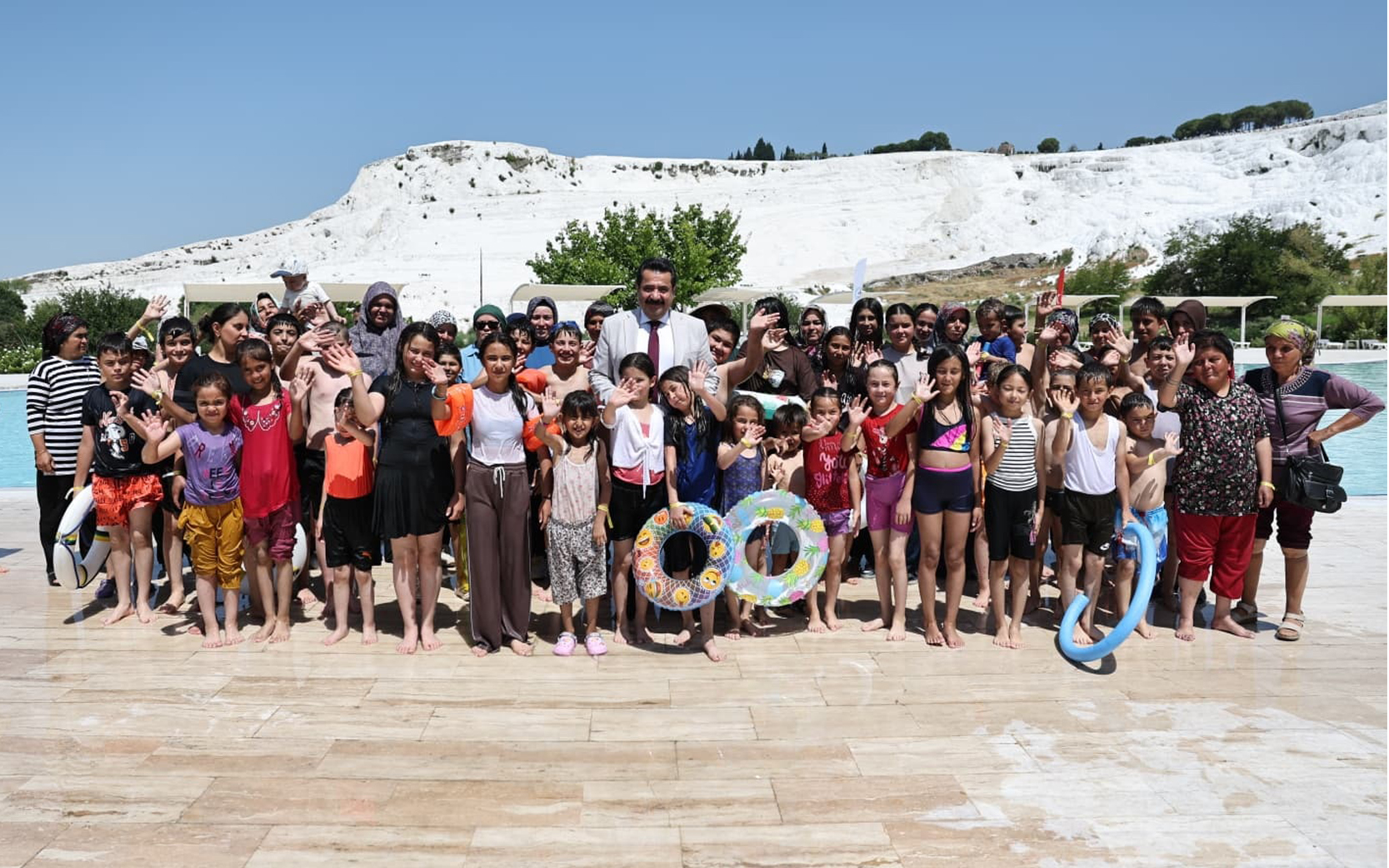 Pamukkale’de bin 500 anne ve çocuk, Kocaçukar’da serinledi