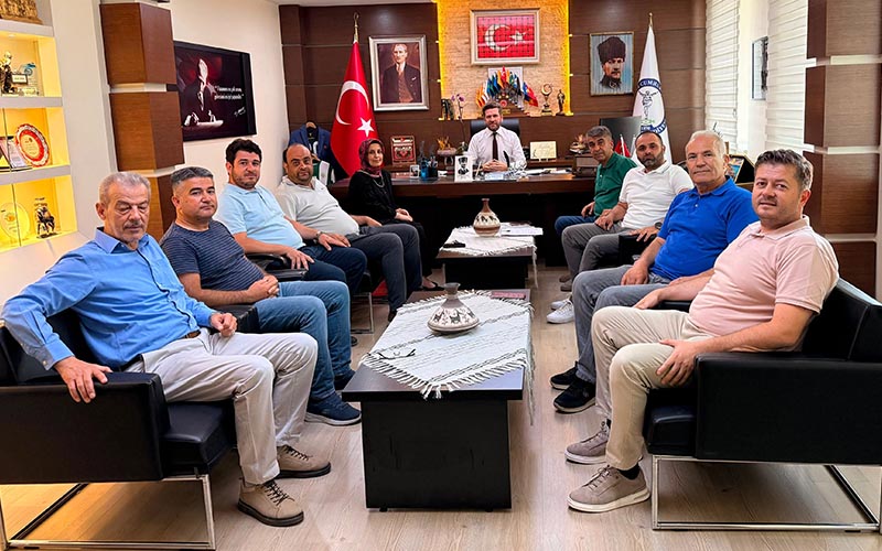 Tavas Belediye Başkanı Tatık ve 9 meclis üyesi Yeni Parti’ye katıldı