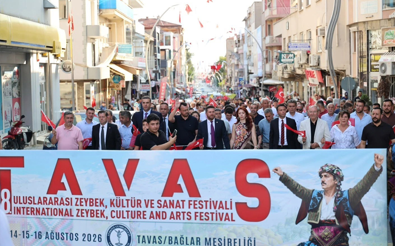 Uluslararası Zeybek, Kültür ve Sanat Festivali kortej ile başladı