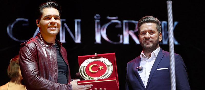 Denizli'de düzenlenen Tavas Zeybek Festivali, Emir Can İğrek konseri ile sona erdi