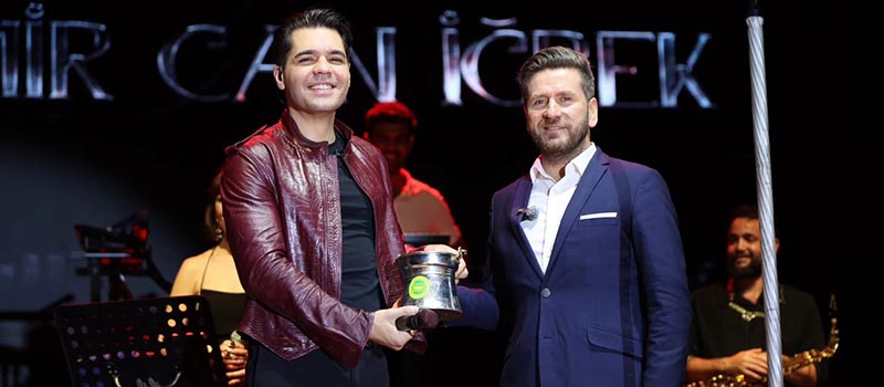 Denizli'de düzenlenen Tavas Zeybek Festivali, Emir Can İğrek konseri ile sona erdi