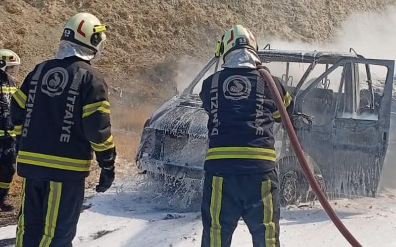 Ekmek tekneleri alev alev yandı, zararları 1 milyon TL