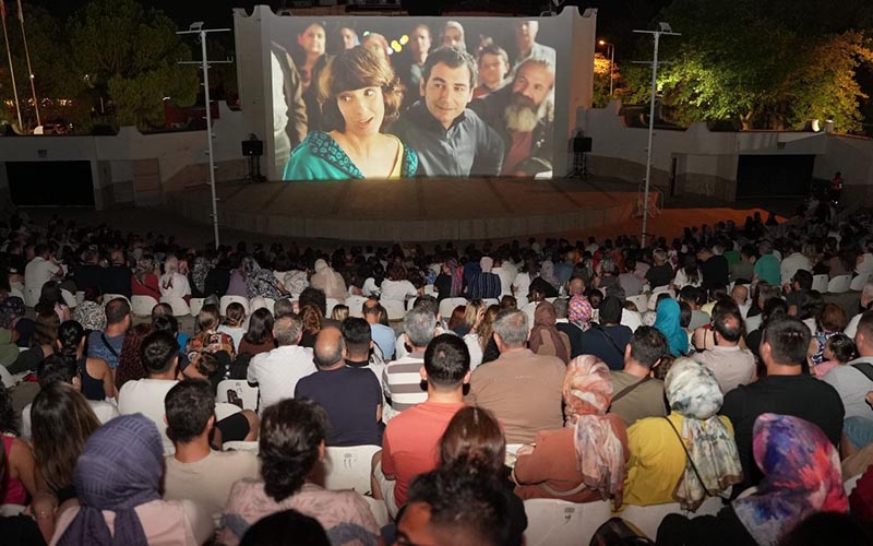 Büyükşehir ile açık hava sinema günleri devam ediyor