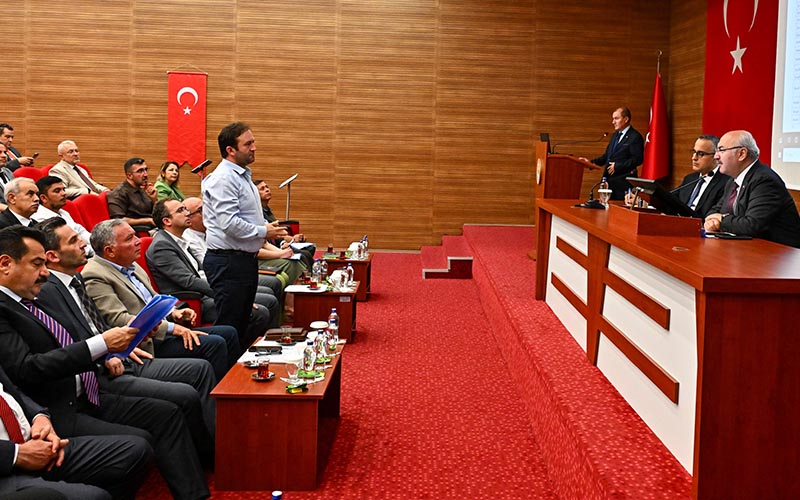 Köşger: Sokaktaki sorun sahipli hayvanların terk edilmesi