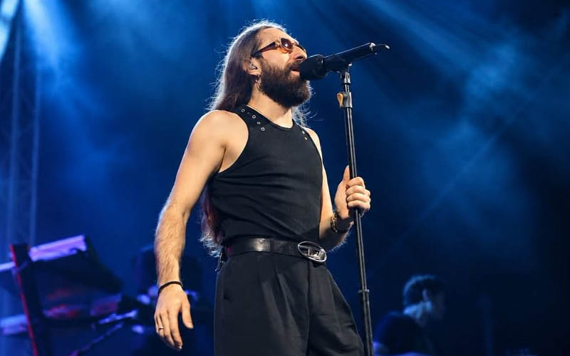 Çivril’de festival coşkusuna Emre Fel konseri eşlik etti