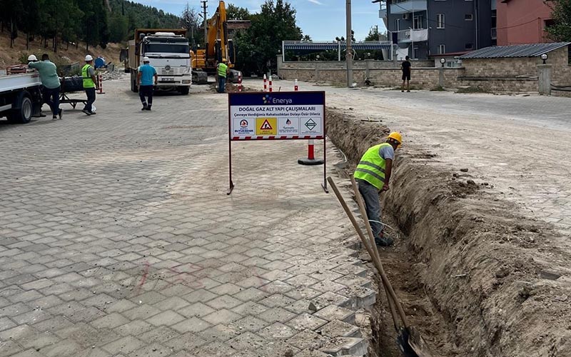 Karahayıt’a doğal gaz için ilk kazma vuruldu