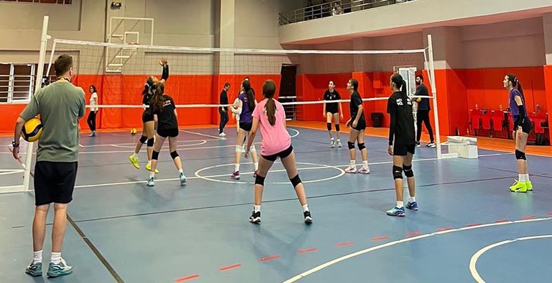 Denizli'deki Merkezefendi Çok Amaçlı Spor Salonu yenilendi