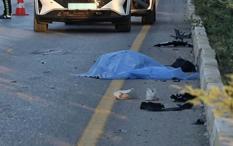 Motosiklet ile otomobilin çarpıştığı kazada genç kız öldü