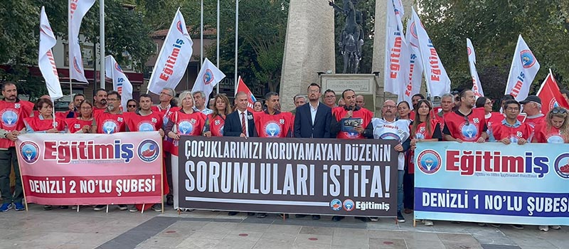 Denizli'de Eğitim İş Sendikası üyeleri güvenli okul sağlıklı eğitim talebiyle yürüyüş yaptı