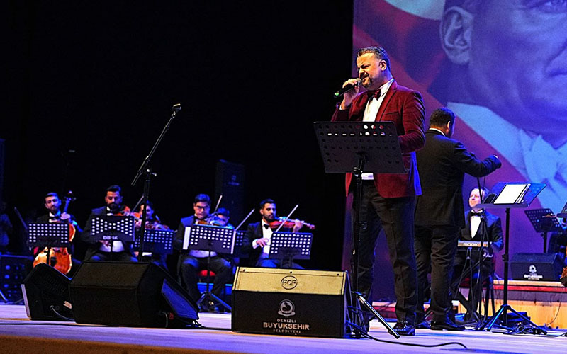 Cumhuriyet Bayramı etkinlikleri bilim şov ve konserle başladı